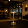 Lampka na stolik w restauracji sypialni TAVOLO złota akumulatorowa LED 2.5W ML2268 Milagro